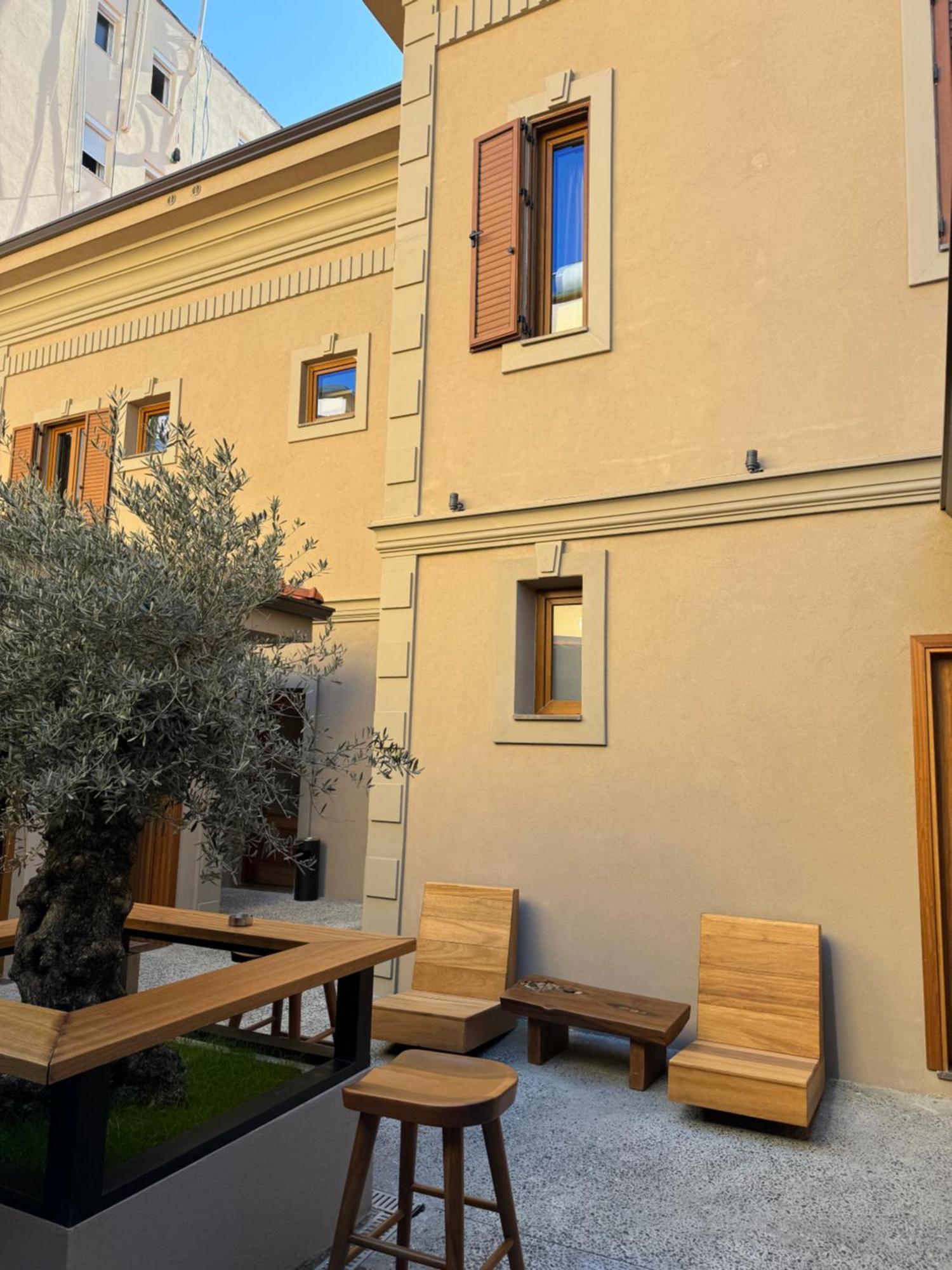 Faces & Places Boutique Hotel Тирана Екстериор снимка