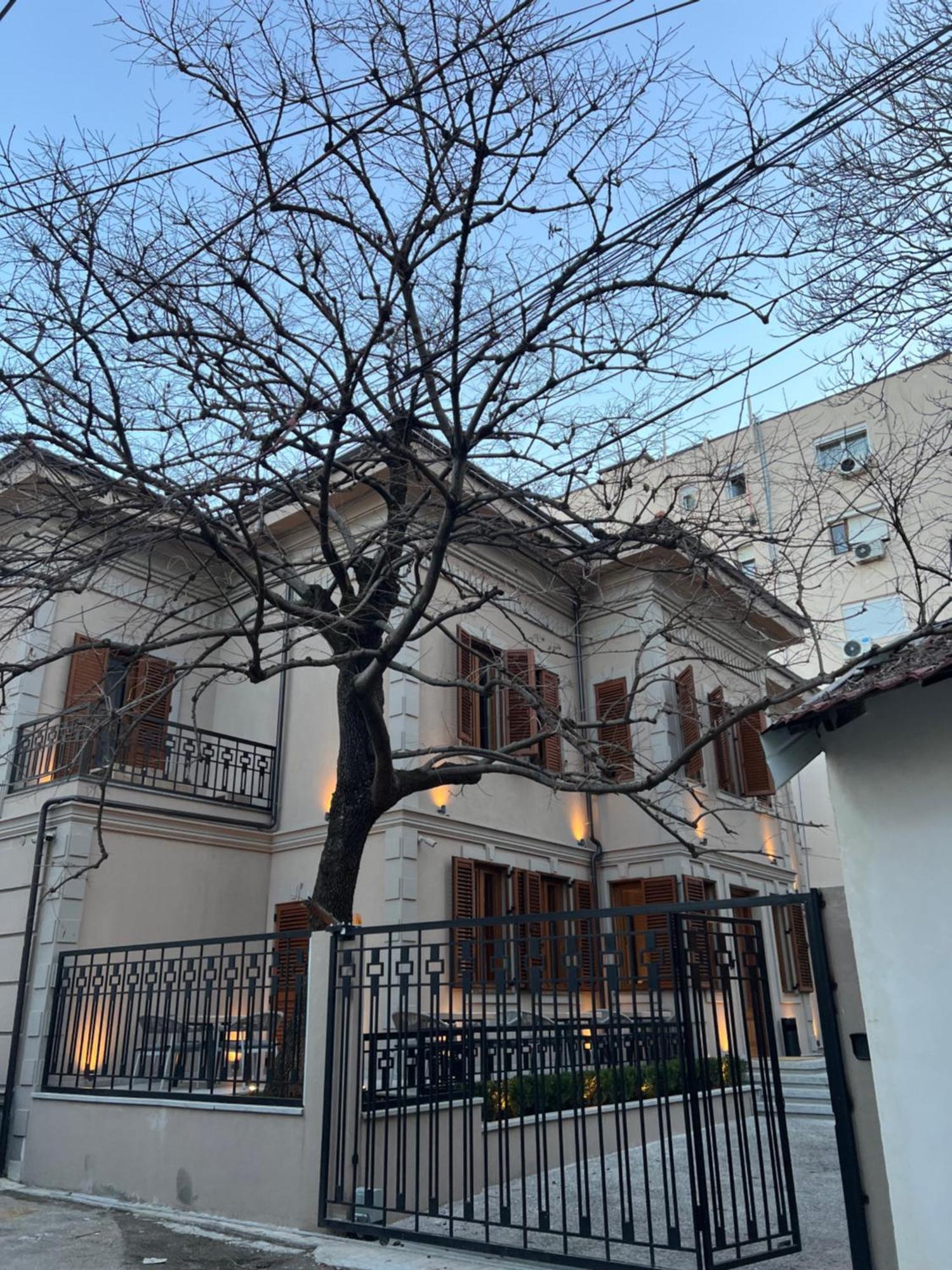 Faces & Places Boutique Hotel Тирана Екстериор снимка